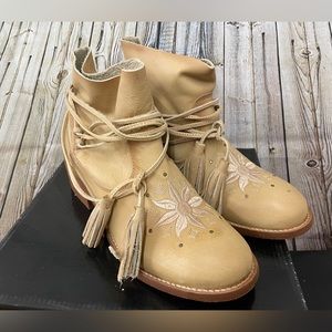 Musse & Cloud leather strappy booties Sz 7 new